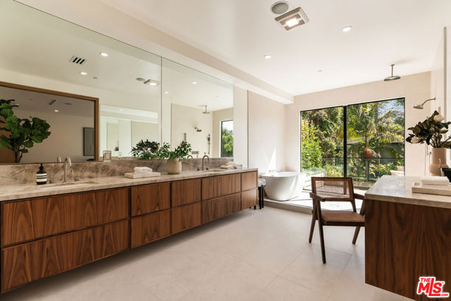 Drew Fenton | 1185 Mcclellan Drive Los Angeles CA | MLS: 7420887