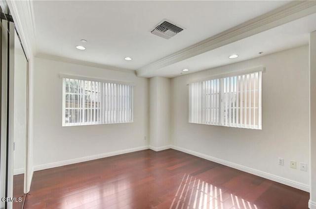 700 S Ardmore Avenue, Los Angeles CA: https://media.crmls.org/mediaz/a57be611-efc9-41fb-924e-1ab9dec629b8.jpg