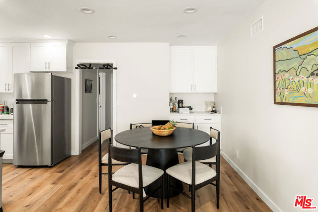 151 S Rexford Drive, Beverly Hills CA: https://media.crmls.org/mediaz/a57be8cd-cec8-477a-8cd7-bb342db577ac.jpg
