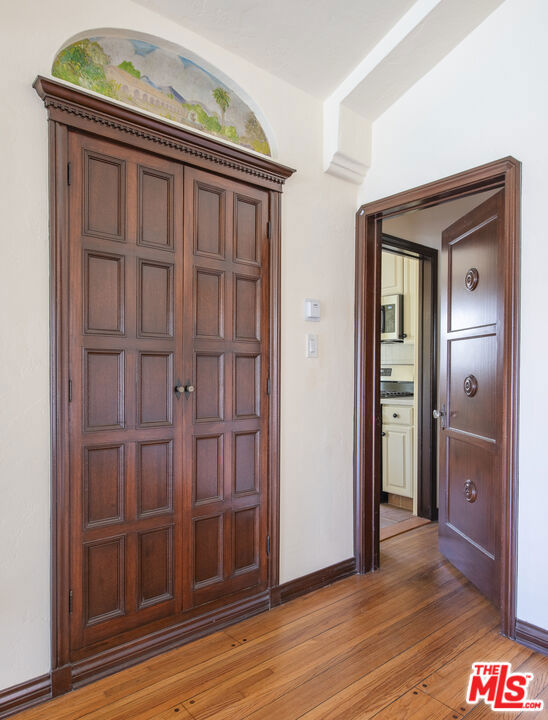3220 W 78th Place, Los Angeles CA: https://media.crmls.org/mediaz/a57c4233-c854-4a24-a086-22e0951a7dc6.jpg