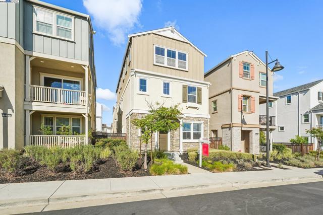 7213 Calistoga Ln, Dublin CA: https://media.crmls.org/mediaz/a57c8289-956c-4527-abfe-9e3a80cd8d7c.jpg