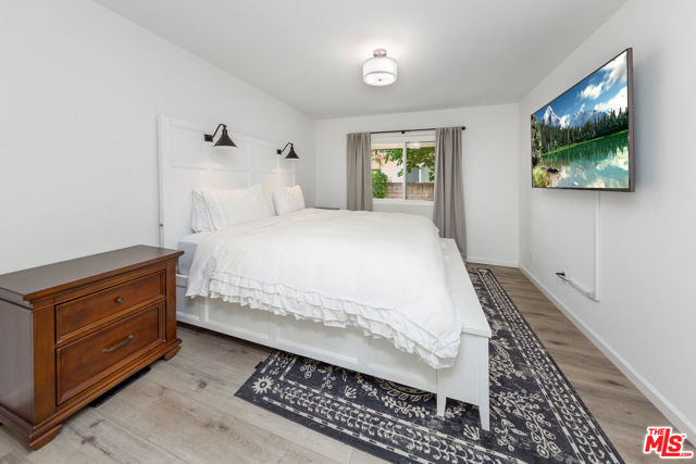 5735 Lake Lindero Drive, Agoura Hills CA: https://media.crmls.org/mediaz/a57c8836-657f-4ae6-acb5-119a9c0cd1be.jpg