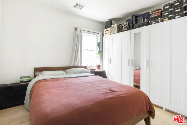 4989 Vincent Avenue, Los Angeles CA: https://media.crmls.org/mediaz/a57ce6b4-d9e8-4ae8-93bc-b7a46a5c8b41.jpg