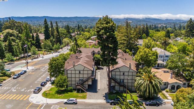 1116 Brewster Ave, Redwood City CA: https://media.crmls.org/mediaz/a57d4b65-465e-4098-83f0-74caaa7926b9.jpg