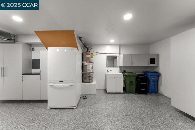 412 Woodminster, Moraga CA: https://media.crmls.org/mediaz/a57d52d3-ba18-412f-b393-550608e497fa.jpg