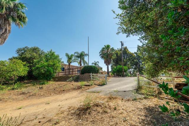 9780 Dunbar Ln Lane, El Cajon CA: https://media.crmls.org/mediaz/a57ddaec-334d-4c39-a162-6b427db0796d.jpg