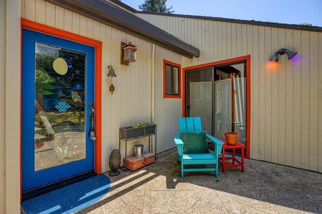 449 High Street, Santa Cruz CA: https://media.crmls.org/mediaz/a57e5130-fa1f-4a6c-a5ee-93d1bf3c32c7.jpg
