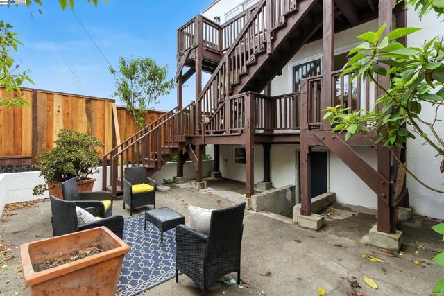 100 Byrne St, Daly City CA: https://media.crmls.org/mediaz/a57f00a5-167f-4a2f-8d56-cfe6b64c15ef.jpg