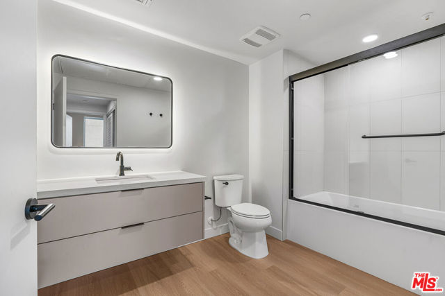 10601 Washington Boulevard, Culver City CA: https://media.crmls.org/mediaz/a580bd41-2e1b-4b53-834e-08cc633c9924.jpg