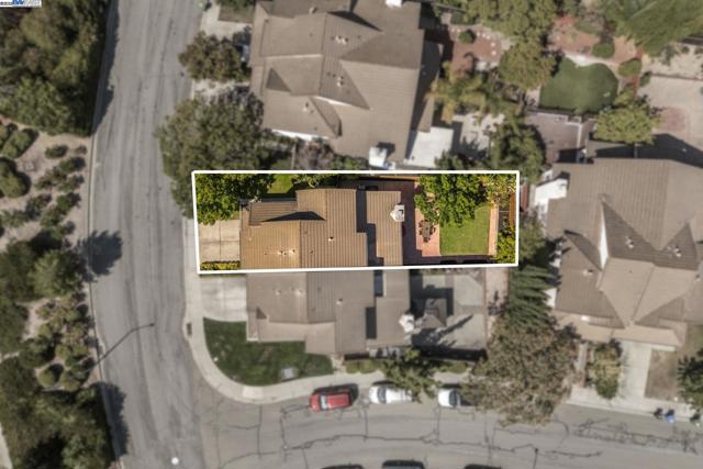 44930 Lynx Dr, Fremont CA: https://media.crmls.org/mediaz/a580e564-3c0a-46d6-b2d7-96625a292fac.jpg