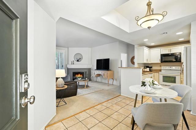 Detail Gallery Image 5 of 56 For 1950 Camino De La Reina #1109,  San Diego,  CA 92108 - 2 Beds | 2 Baths