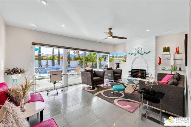 3351 E Paseo Barbara, Palm Springs CA: https://media.crmls.org/mediaz/a58182b2-7f01-4f62-aa3c-82e51f3b7d26.jpg