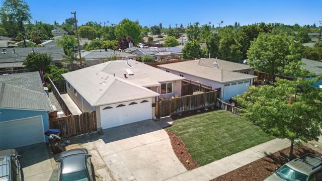 3087 Franela Drive, San Jose CA: https://media.crmls.org/mediaz/a5821666-bcd0-4f4f-befb-708a11977591.jpg
