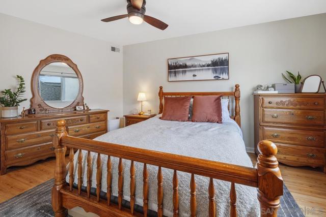 2414 Front St, San Diego CA: https://media.crmls.org/mediaz/a5822a3c-77b7-4c6b-9bbc-1824639ff31a.jpg