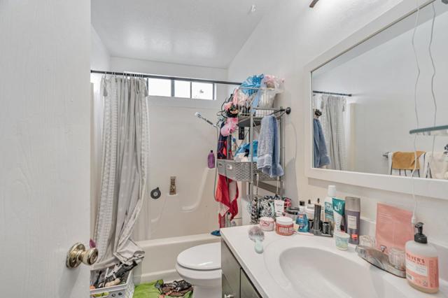 2560 Kenton Court, Santa Rosa CA: https://media.crmls.org/mediaz/a58260a2-f835-4ab3-96d2-eb5641cd2c4b.jpg