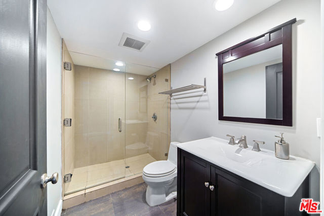 5118 Cerrillos Drive, Woodland Hills CA: https://media.crmls.org/mediaz/a582b66e-5fa3-4e95-bc69-44870e7554bf.jpg
