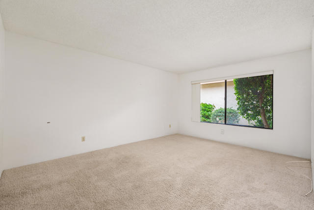 179 Las Lomas, Palm Desert CA: https://media.crmls.org/mediaz/a5832421-6cb9-4199-a048-7b7c5dd26334.jpg