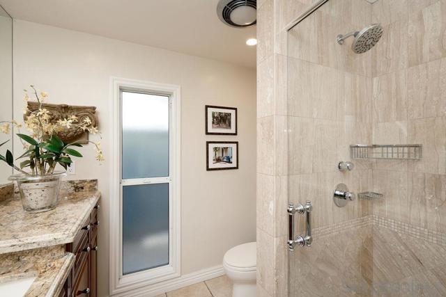 105 Antigua Ct, Coronado CA: https://media.crmls.org/mediaz/a5835b82-00b4-45d3-9617-ced813b8f7fe.jpg
