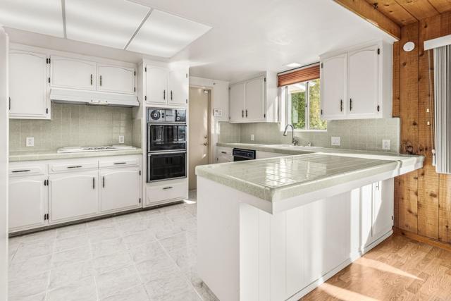 3925 Rogers Rd, Spring Valley CA: https://media.crmls.org/mediaz/a584105f-0973-4f93-8f8f-1c0f60926ccb.jpg