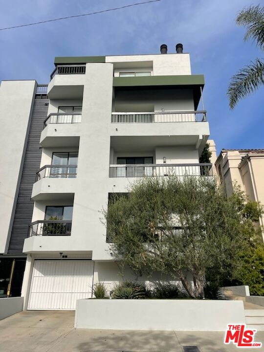 9033 Vista Grande Street #3