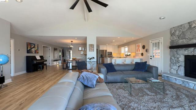 Image 13 of 43 For 2293 Reef Ct