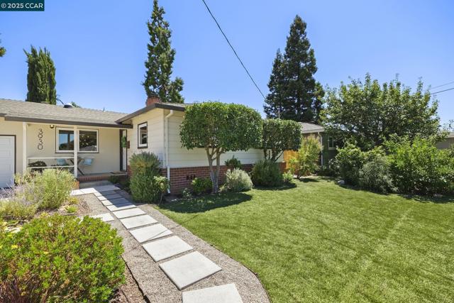 3930 Cottonwood Drive, Concord CA: https://media.crmls.org/mediaz/a585f203-dfcf-44c5-ba9d-40c8425242ce.jpg