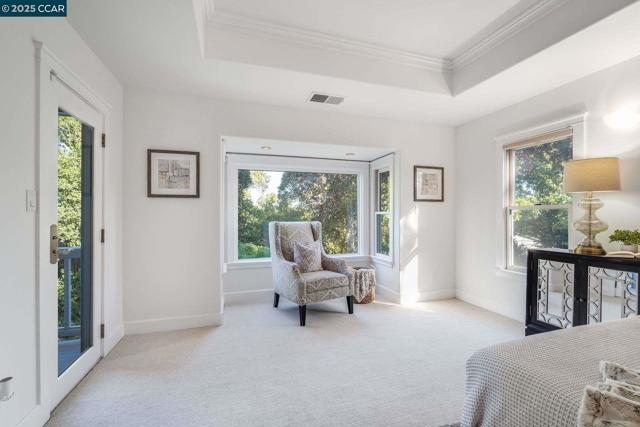 33 Altamount Drive, Orinda CA: https://media.crmls.org/mediaz/a588a4ae-6662-4595-b92b-9ff09eab009c.jpg
