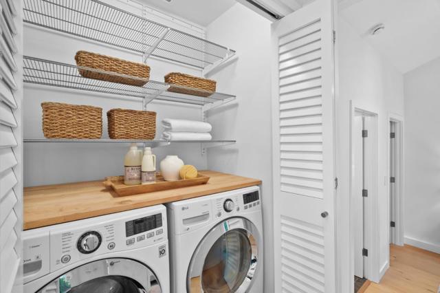 628 8th Avenue, Menlo Park CA: https://media.crmls.org/mediaz/a5891029-b325-4660-a923-a4b60587c6d1.jpg