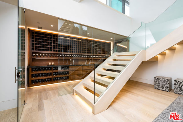 642 Perugia Way, Los Angeles CA: https://media.crmls.org/mediaz/a589c1e9-736a-4f25-aa9f-e1ee2ee32116.jpg