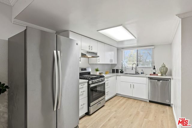 620 W Hyde Park Boulevard, Inglewood CA: https://media.crmls.org/mediaz/a58a2c45-ddbc-4e93-bee0-127ba78429a9.jpg