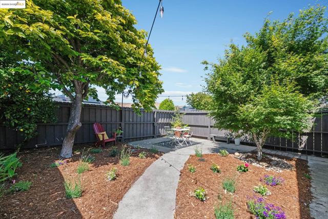 2835 Gaynor Ave, Richmond CA: https://media.crmls.org/mediaz/a58a4630-7fa5-48eb-9d46-8d275b5c33e8.jpg