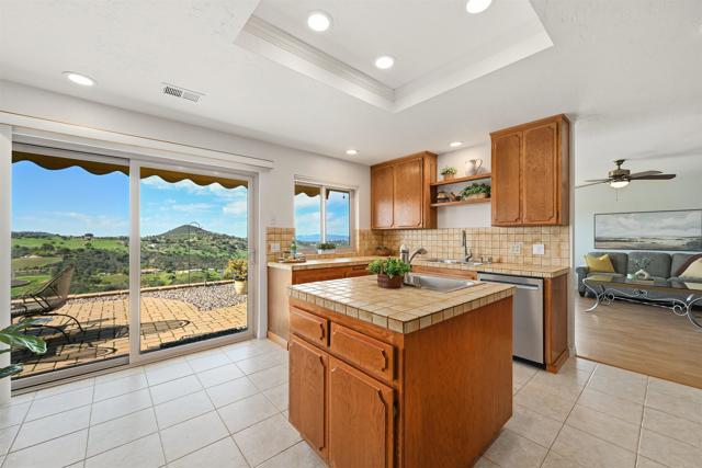 Detail Gallery Image 19 of 53 For 13065 via Suena, Valley Center,  CA 92082 - 3 Beds | 2/1 Baths