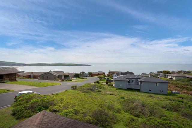 10 Maui Lane, Dillon Beach CA: https://media.crmls.org/mediaz/a58add24-4e02-4b93-bd9b-e6108d15b02b.jpg