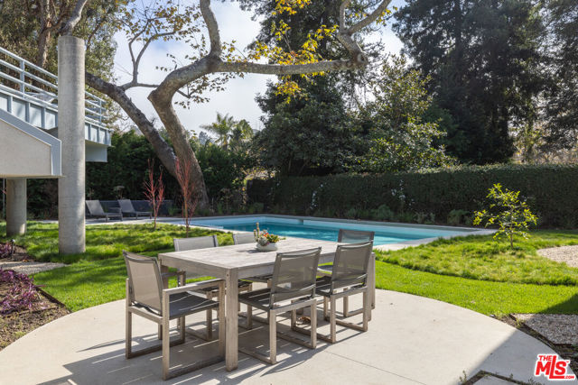 720 Brooktree Road, Los Angeles CA: https://media.crmls.org/mediaz/a58aee7d-f6dc-4eb0-8be5-93910304702f.jpg
