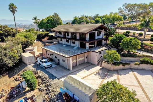 Detail Gallery Image 3 of 75 For 2335 Mirador, Vista,  CA 92084 - 5 Beds | 2/1 Baths