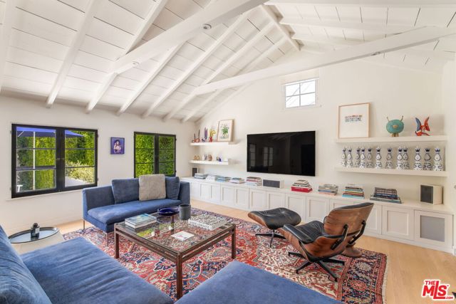 8917 Dorrington Avenue, West Hollywood CA: https://media.crmls.org/mediaz/a58bbe79-0ed0-4ee4-b229-1923cc2101aa.jpg