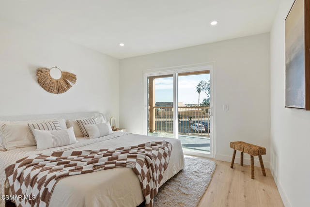 916 Lighthouse Way, Port Hueneme CA: https://media.crmls.org/mediaz/a58c0ef3-a52b-4754-85f2-c8309bd49165.jpg