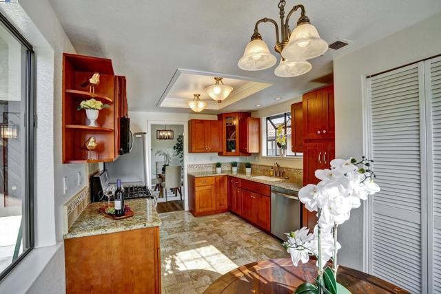 2513 Galleon Place, San Leandro CA: https://media.crmls.org/mediaz/a58d2593-2767-4048-a98d-d9d8acdf72f3.jpg