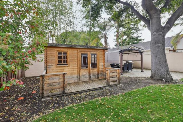 731 Calderon Avenue, Mountain View CA: https://media.crmls.org/mediaz/a58d8f6d-c33a-44e8-8fc7-fbe9a12de5cb.jpg