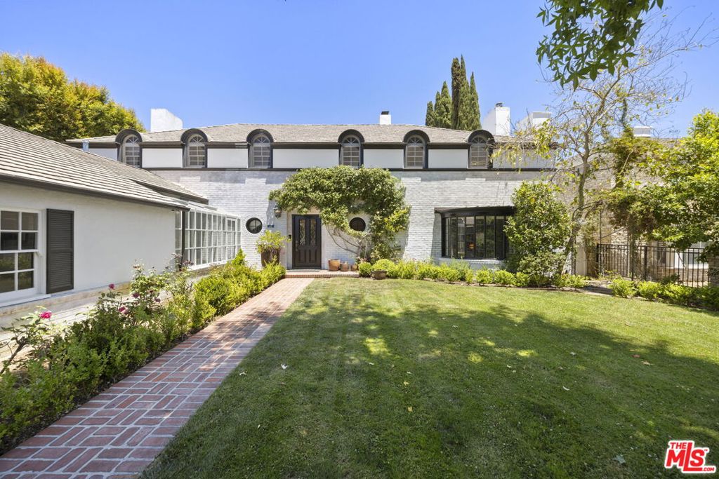 850 Birchwood Drive