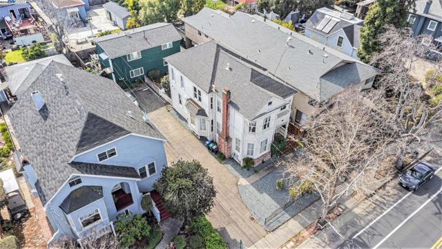 2120 Encinal Ave, Alameda CA: https://media.crmls.org/mediaz/a58e9297-1d6c-49c3-92db-ad510ecbc62d.jpg