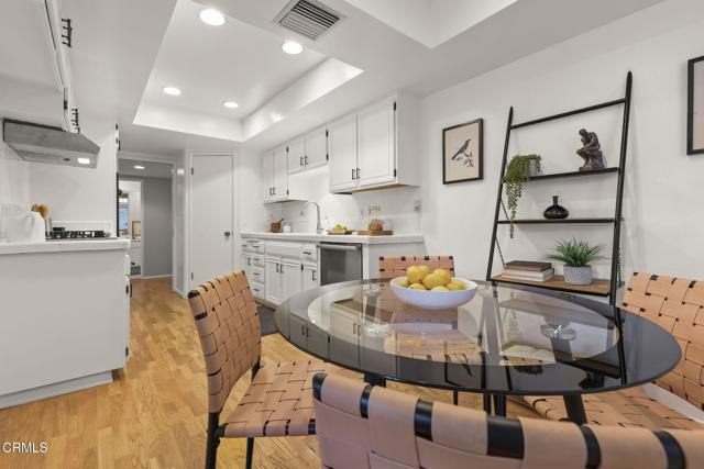 Detail Gallery Image 15 of 37 For 640 S Lake Ave #105,  Pasadena,  CA 91106 - 2 Beds | 2/1 Baths