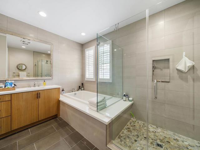 916 Camino Aldea, Chula Vista CA: https://media.crmls.org/mediaz/a58fe905-bc69-40d5-a58e-66b47ac88d6b.jpg