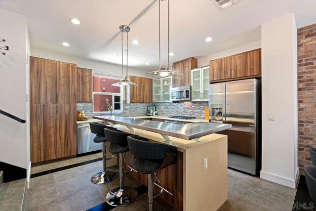 7839 Inception Way, San Diego CA: https://media.crmls.org/mediaz/a58ff6e2-a53f-4be0-bb7f-d94e396ab0f8.jpg