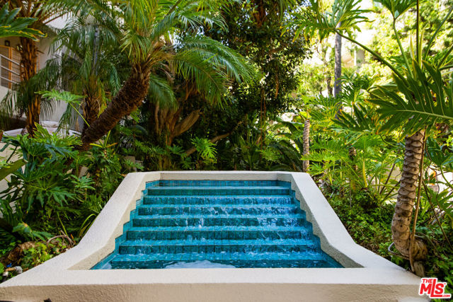 1131 Alta Loma Road, West Hollywood CA: https://media.crmls.org/mediaz/a59044e9-c16b-42ec-a6ab-def45edf7c04.jpg