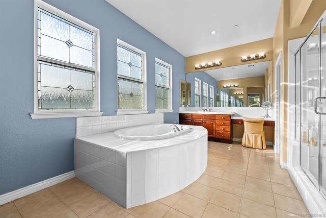 2157 Hidden Springs Dr, El Cajon CA: https://media.crmls.org/mediaz/a5906a7b-15ac-47a6-bddd-7f25a1b68620.jpg