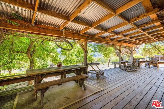 20799 Highway 128, Yorkville CA: https://media.crmls.org/mediaz/a5915477-0a76-4ad1-9625-c25aa99c45de.jpg