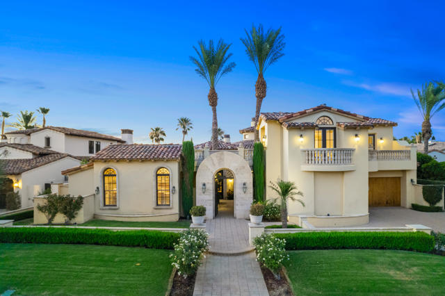 80614 Via Pessaro, La Quinta CA: https://media.crmls.org/mediaz/a5921da8-aeb0-4450-b99e-6070517f4c14.jpg