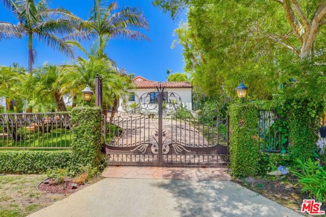 114 S Layton Drive, Los Angeles CA: https://media.crmls.org/mediaz/a5939250-44d0-4f58-a820-20af5057a75e.jpg