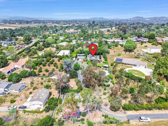 3127 Alta Vista Drive, Fallbrook CA: https://media.crmls.org/mediaz/a593bd41-4529-4059-a230-988a8abf6d36.jpg